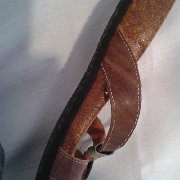 Think! Sandals - Picture 9 of 10